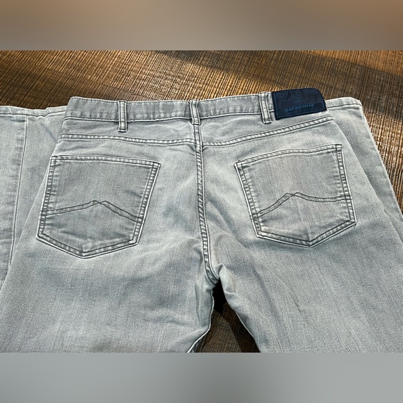 Patagonia jeans 33x30 - Picture 3 of 4